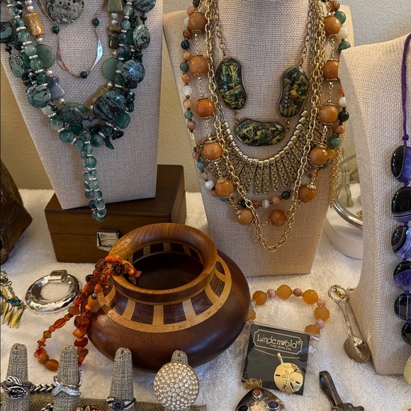 Come dig with me.  Unlisted gorgeousness in every price range. - Picture 12 of 17